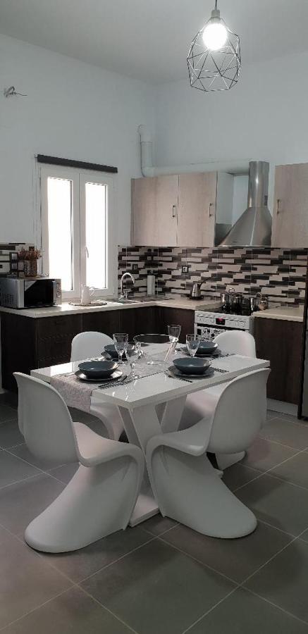 Thania'S House ,4 Minutes From The Center Of Hermoulis إرموبولّي المظهر الخارجي الصورة