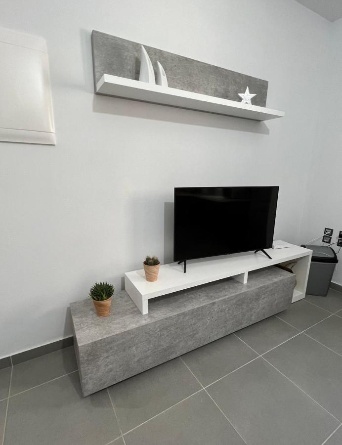 Thania'S House ,4 Minutes From The Center Of Hermoulis إرموبولّي المظهر الخارجي الصورة