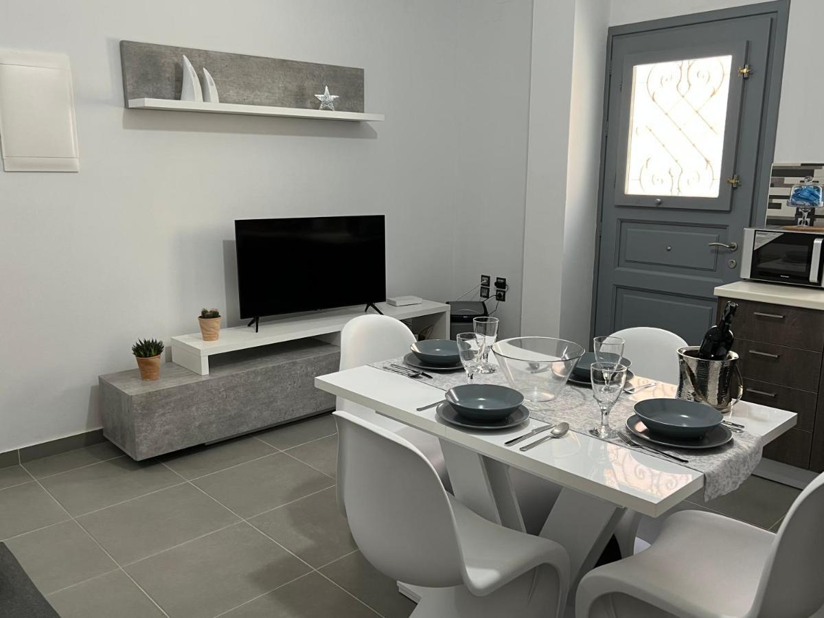 Thania'S House ,4 Minutes From The Center Of Hermoulis إرموبولّي المظهر الخارجي الصورة