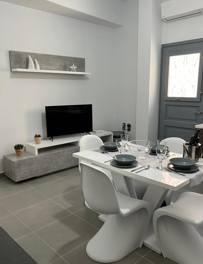 Thania'S House ,4 Minutes From The Center Of Hermoulis إرموبولّي المظهر الخارجي الصورة